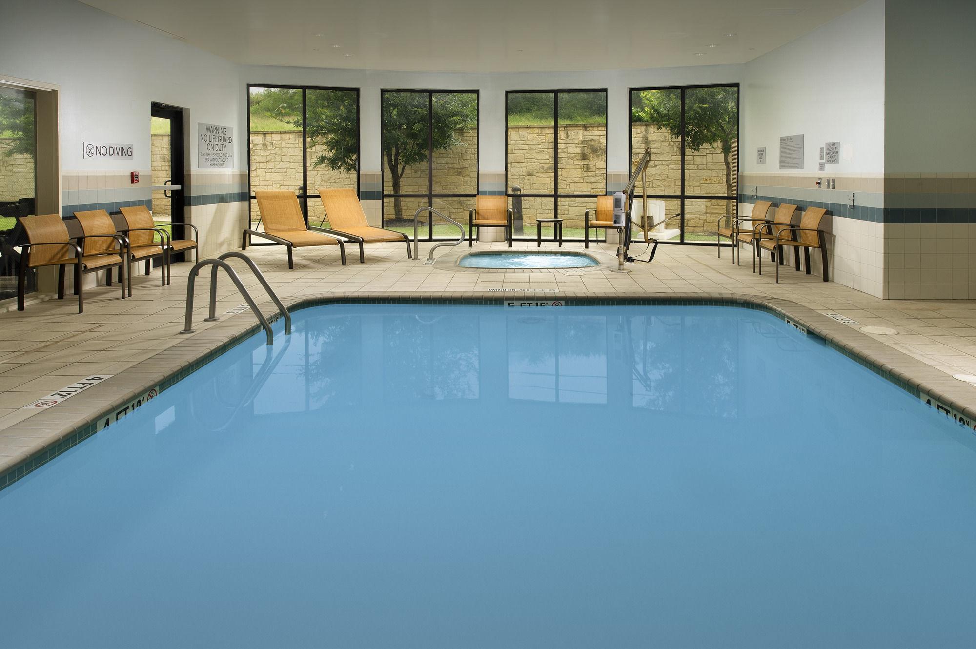Courtyard By Marriott San Antonio Seaworld/Lackland מראה חיצוני תמונה