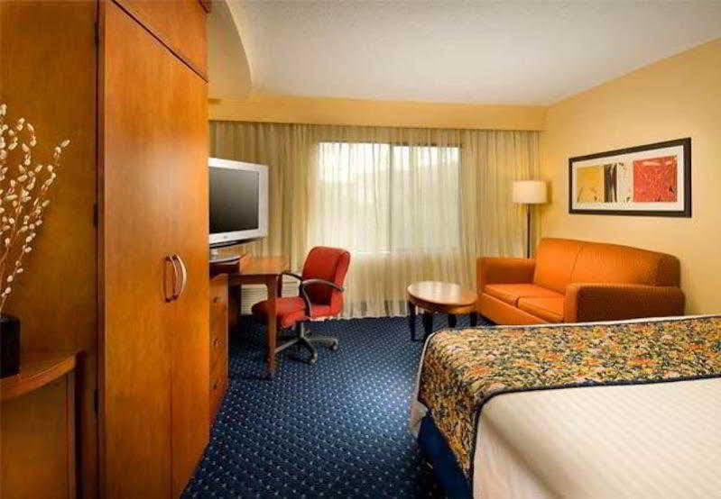 Courtyard By Marriott San Antonio Seaworld/Lackland מראה חיצוני תמונה