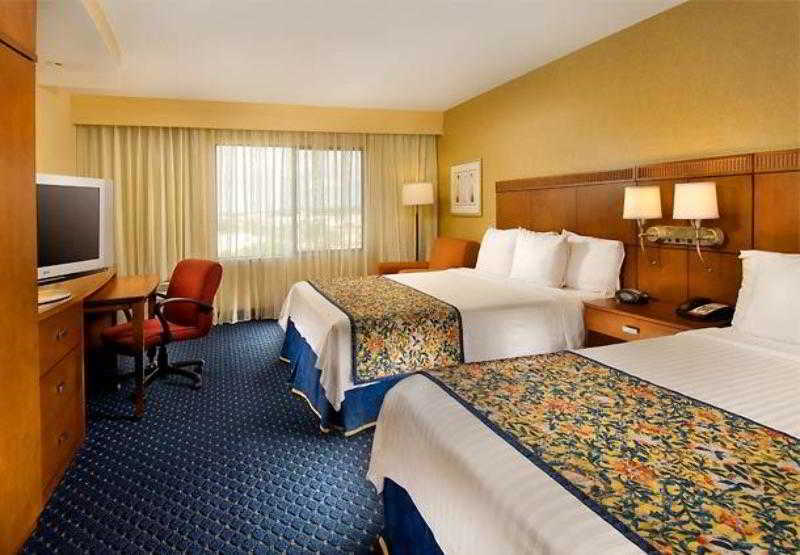 Courtyard By Marriott San Antonio Seaworld/Lackland מראה חיצוני תמונה
